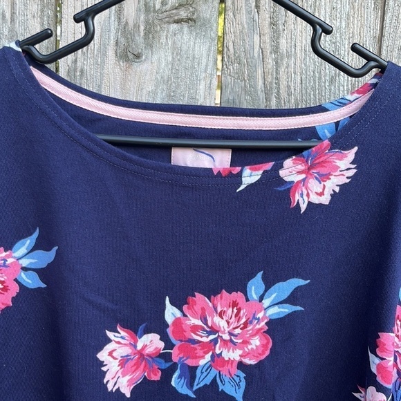 Like New Joules Harbour Print Navy Floral Top - Picture 5 of 6
